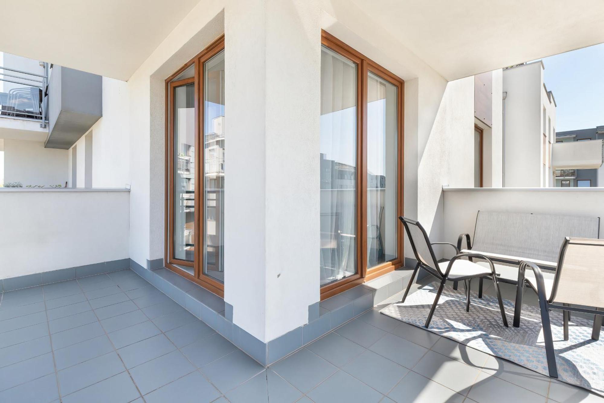 גדינייה Jasny & Przestronny Apartament Z Balkonem I Parkingiem By Rent Like Home מראה חיצוני תמונה